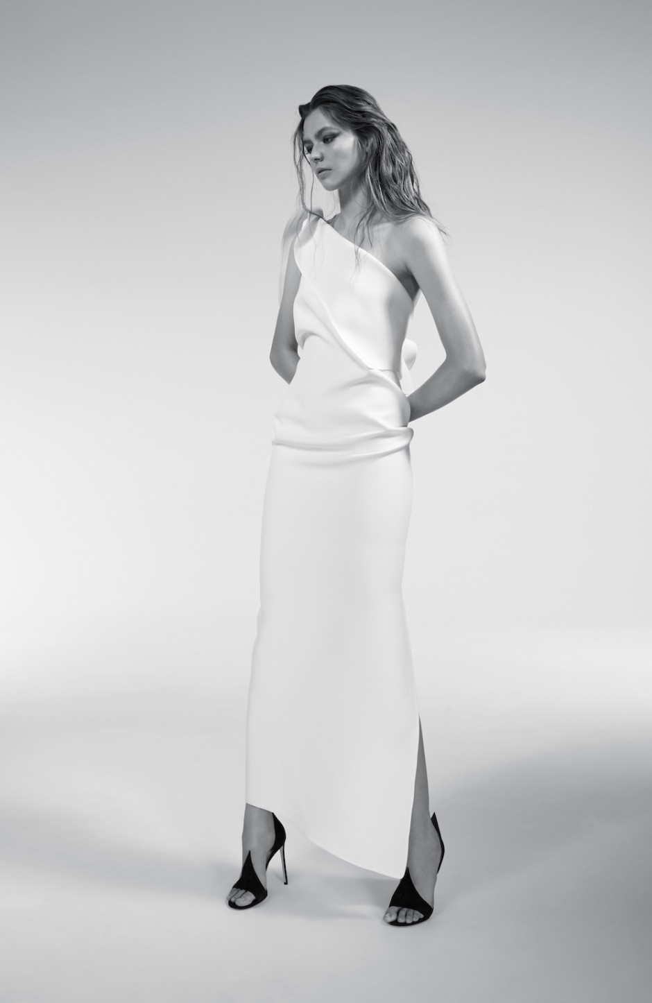 4-toni-maticevski-elopement-white_ruffle-back-one-shoulder-gown_