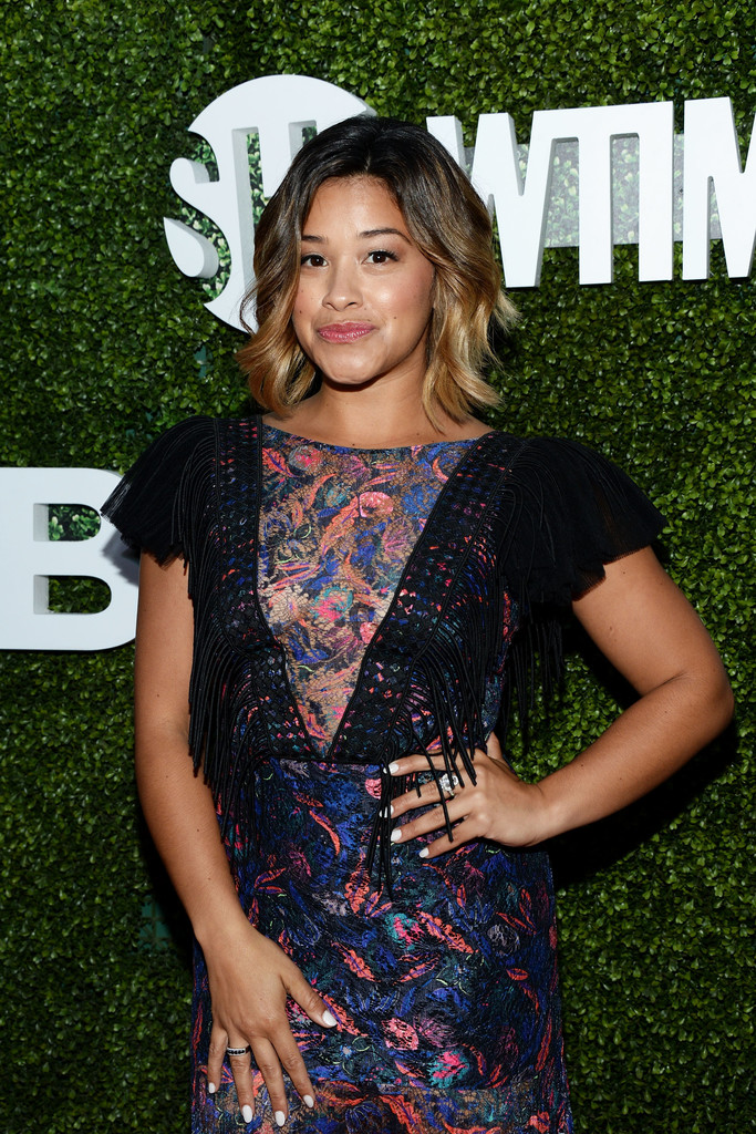 Gina-Rodriguez-CWTCA-Tour-Saloni-Pre-Fall-2016-3