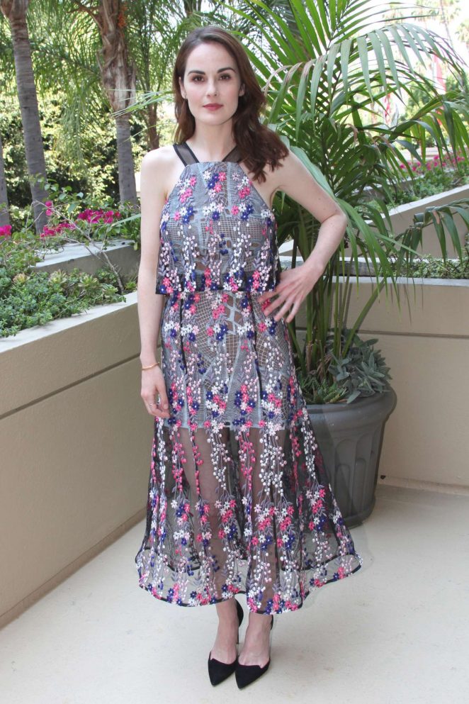 Michelle-Dockery-Press-conference-self-portrait
