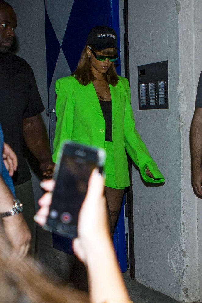Rihanna-berlin-vetements-alexander-wang-1