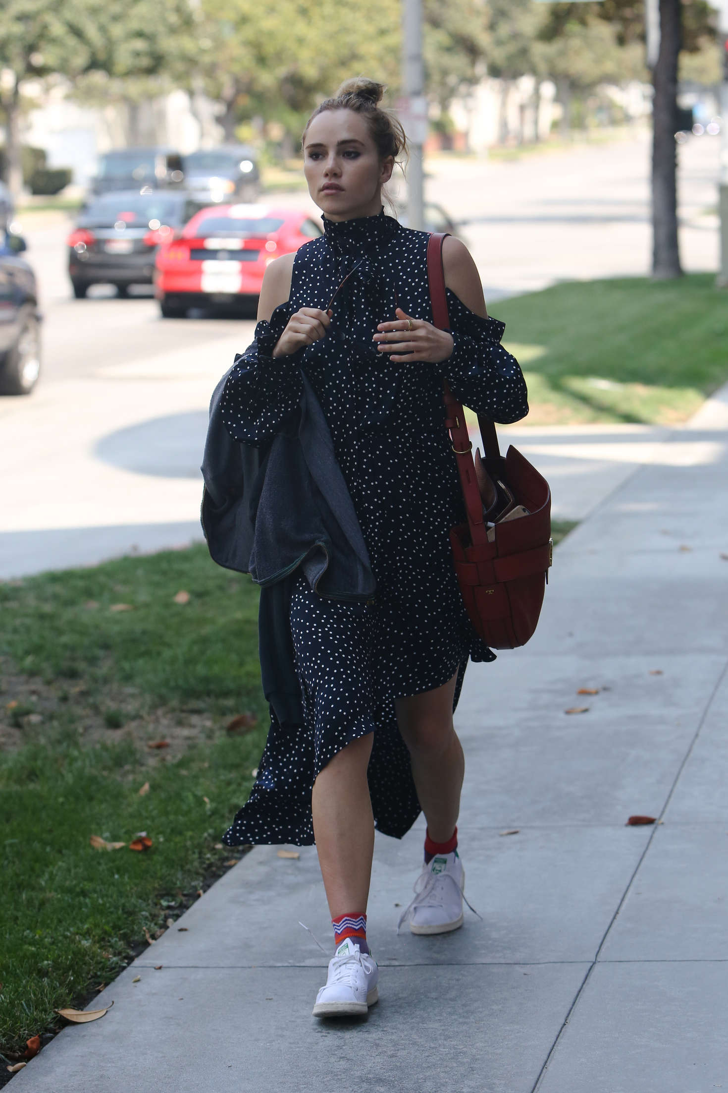 Suki-Waterhouse-la-magda-butrym
