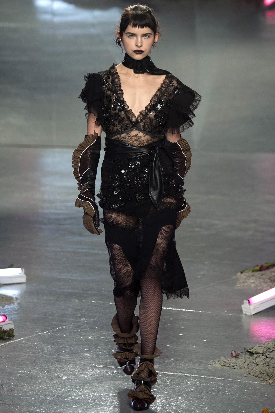 Zoe Saldana's Star Trek Beyond Mexico Premiere Photocall Rodarte Fall 2016 Embellished Black Lace and Leather Midi Dress and Christian Louboutin 'Uptown' Black Ankle Strap Pumps 7