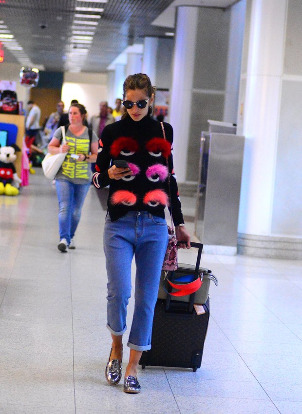 izabel-goulart-santos-dumont-airport-rio-fendi-1
