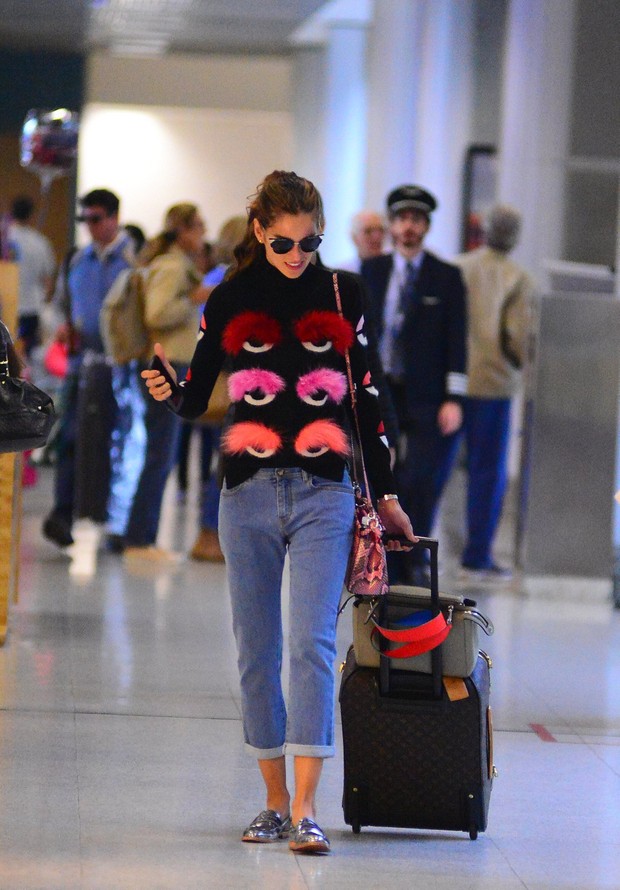 izabel-goulart-santos-dumont-airport-rio-fendi-2