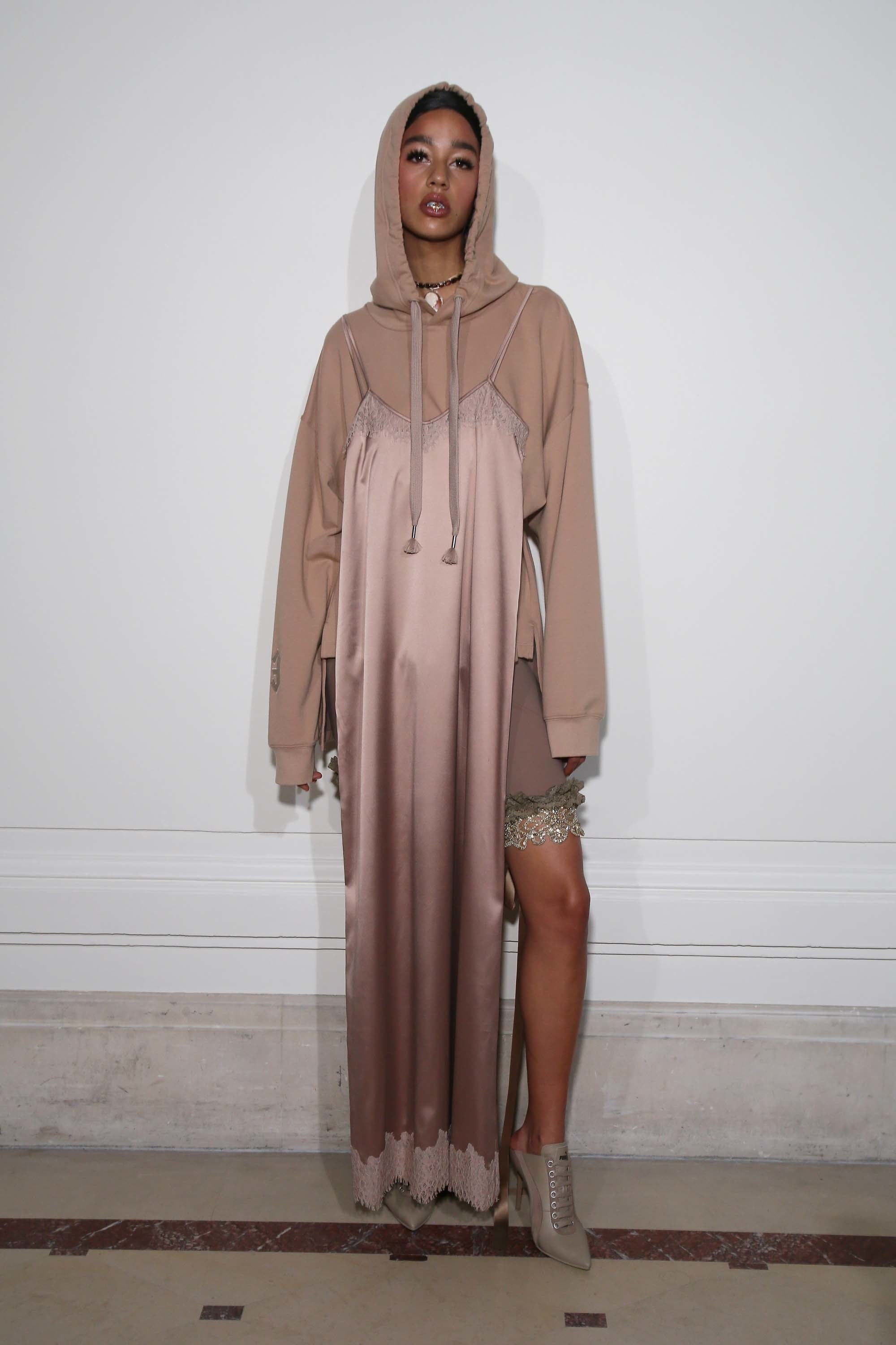 24-fenty-x-puma-2017-rtw