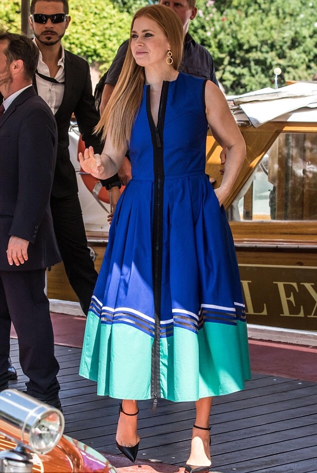 Amy Adams's 73rd Annual Venice Film Festival Arrival Photocall Fendi Resort 2017 Cobalt and Seafoam Full Zip A Line Midi Dress 4