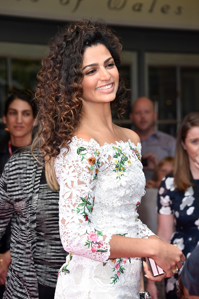 Camila-Alves-Monique-Lhullier-Resort-2017-Off-the-Shoulder-Floral-Dress-3