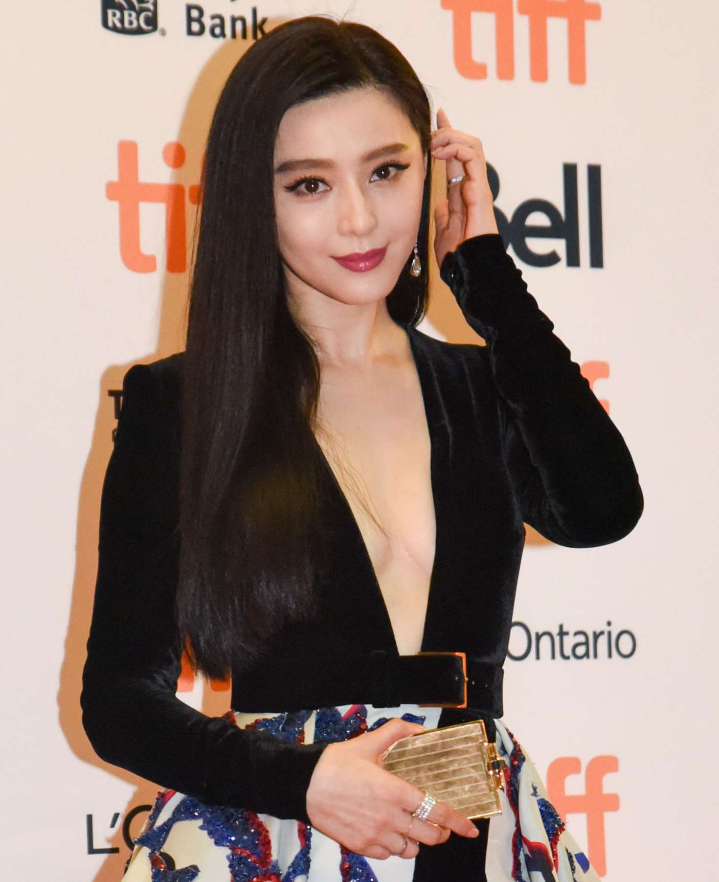 Fan-Bingbing--The-Magnificent-Seven-Premiere-at-2016-TIFF-elie-saab