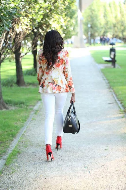 Fashion-Bombshell-Of-The-Day-Charonne-from-the-netherlands-3