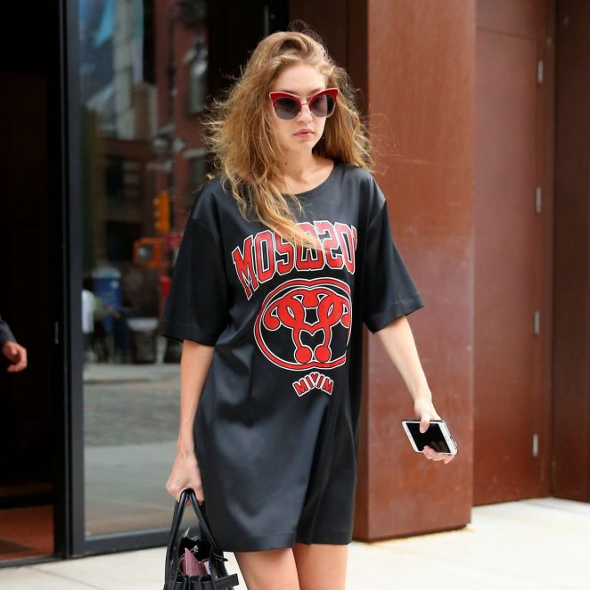 Gigi-Hadid-nyc-perverse-moschino-versace-2