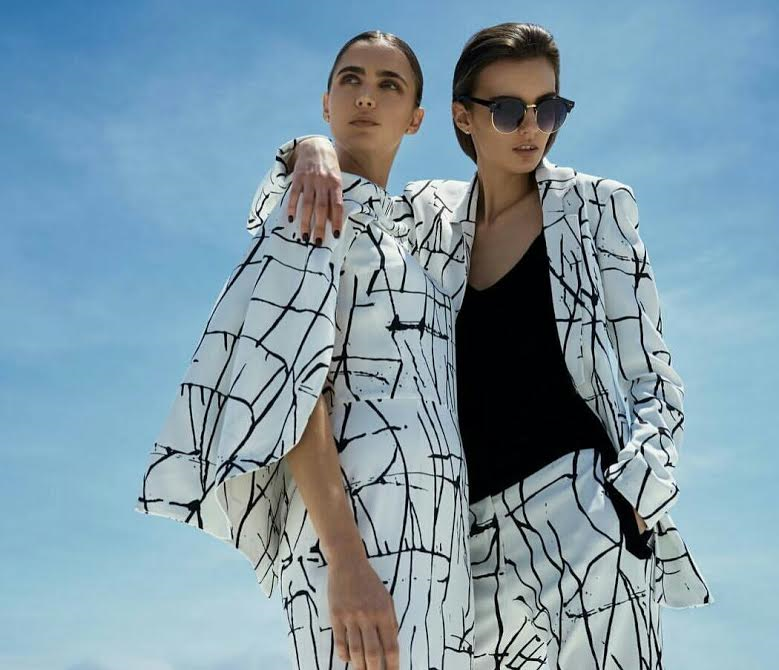 Karigram-Spring-2016-Cracked-Print-Pant-Suit-1