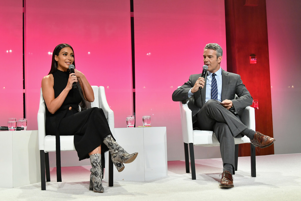 Kim+Kardashian+Girls+Lounge+Dinner+Advertising-proenza-2