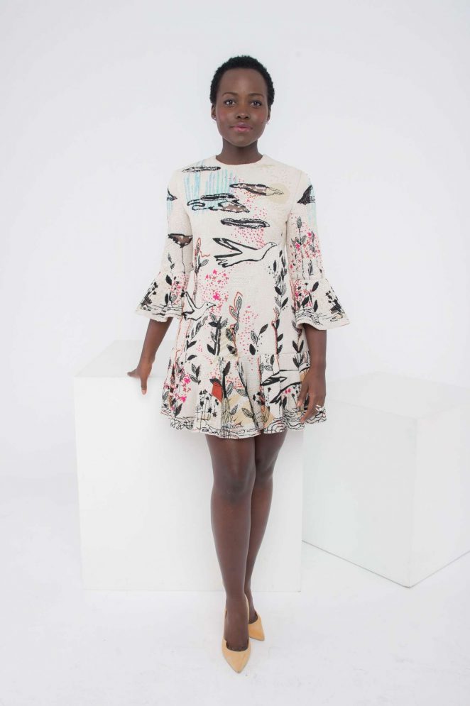 Lupita-Nyongo--Queen-of-Katwe-2016-TIFF-Portraits-valentino-2