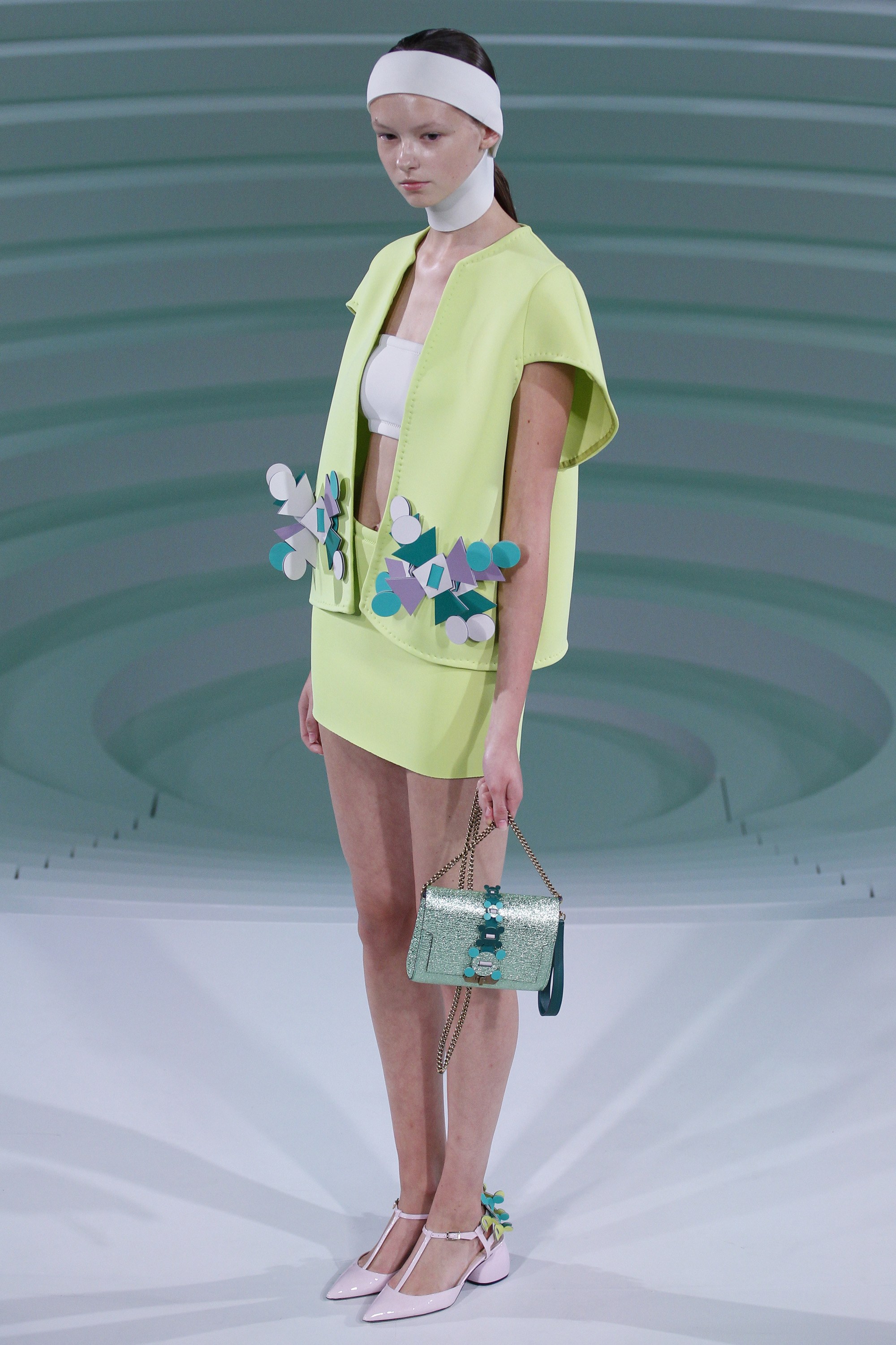 anya-hindmarch-spring-2017-17