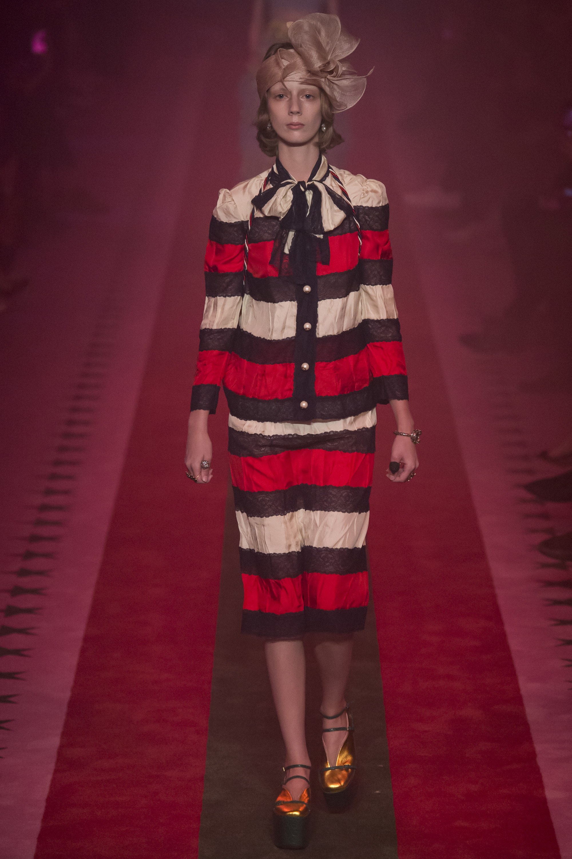 gucci-spring-2017-23