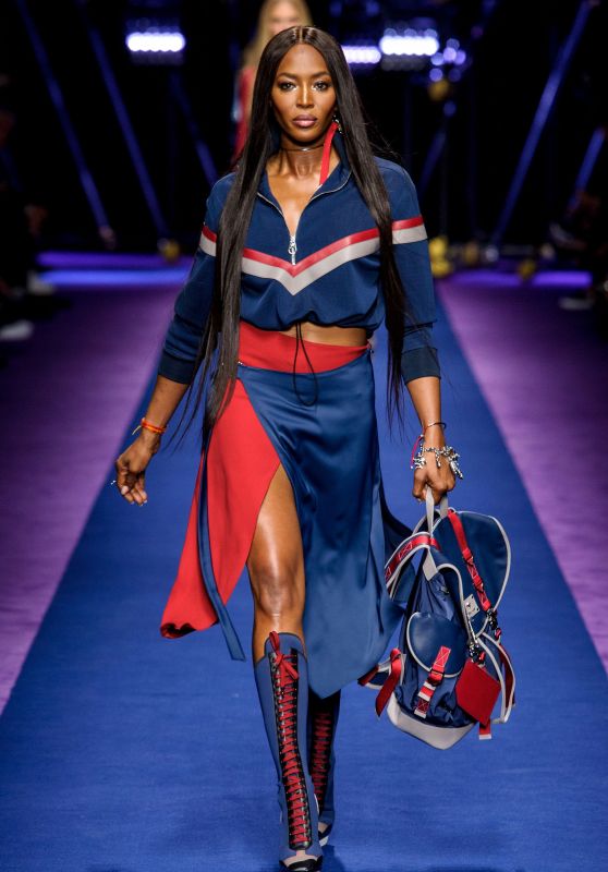 naomi-campbell-versace-s-s-2017-show-in-milan-september-2016-1_thumbnail