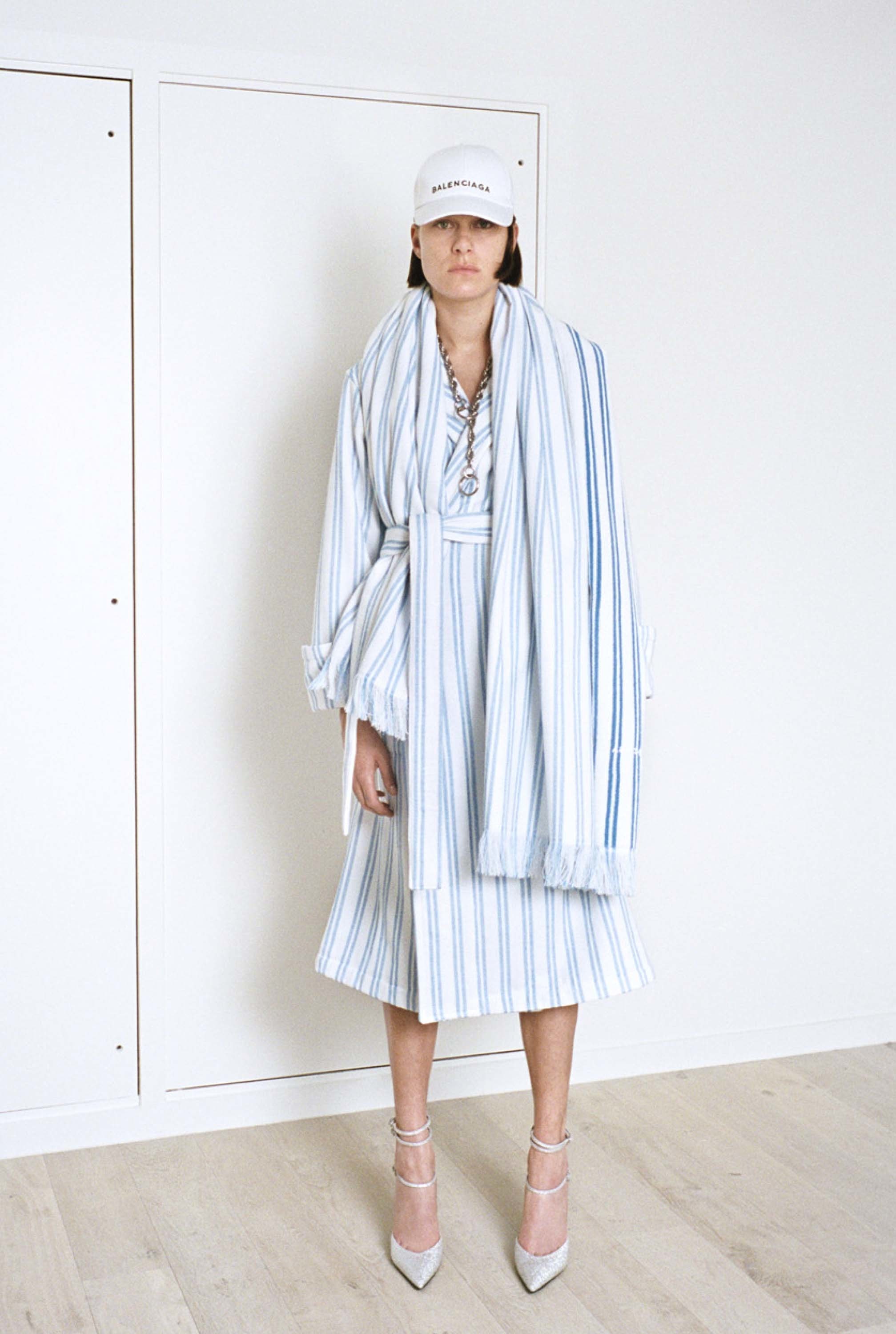 08-balenciaga-resort-2017