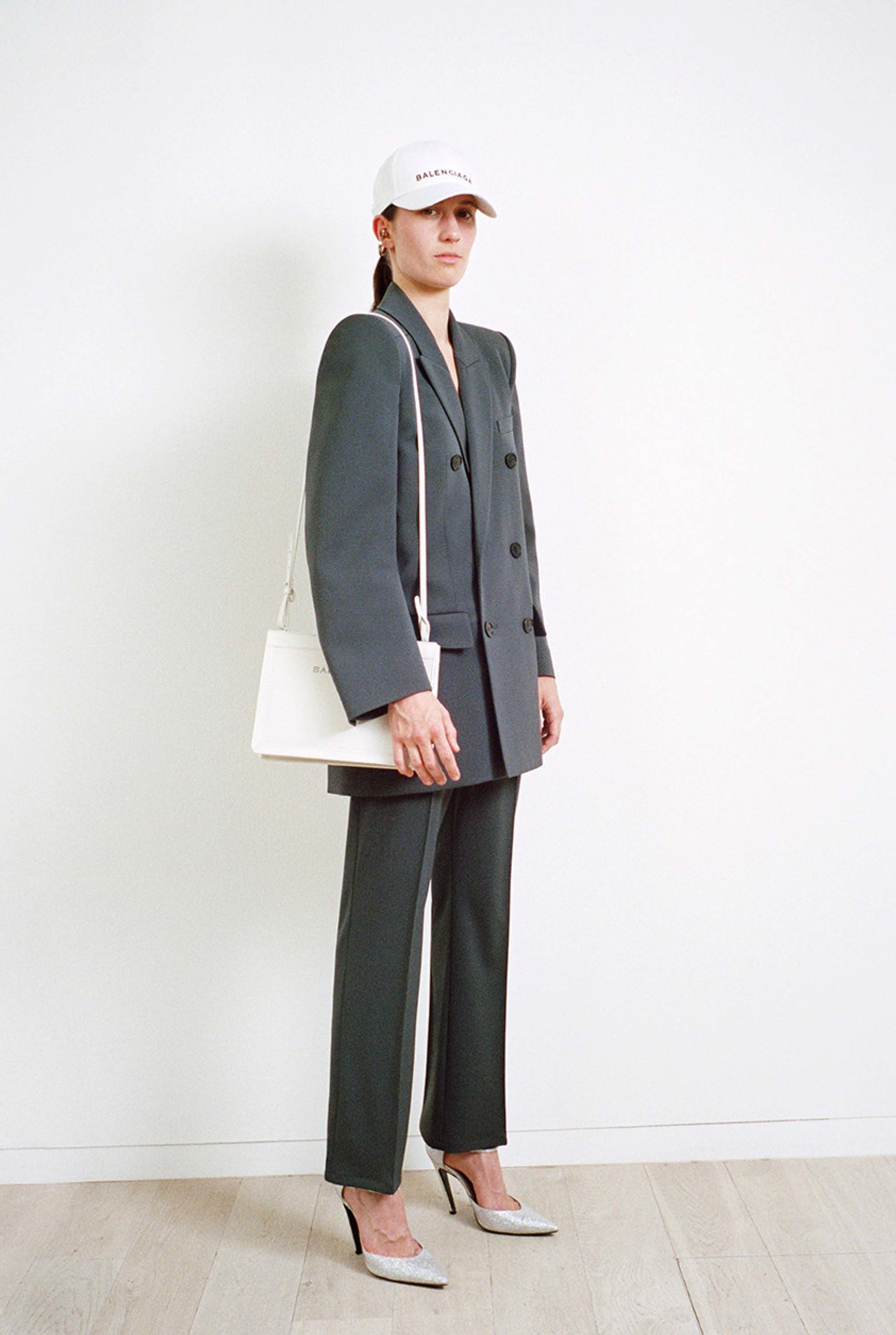 26-balenciaga-resort-2017