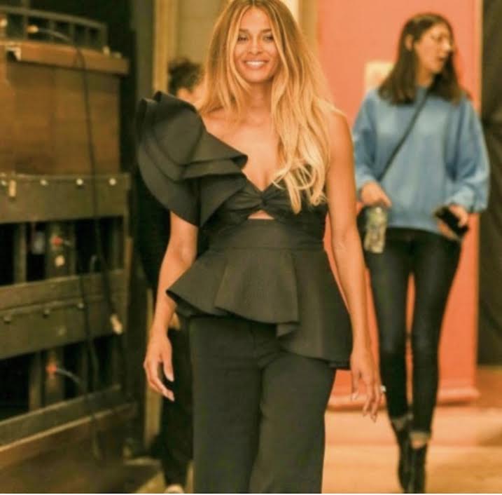 ciara-live-with-kelly-johanna-ortiz-blouse-1