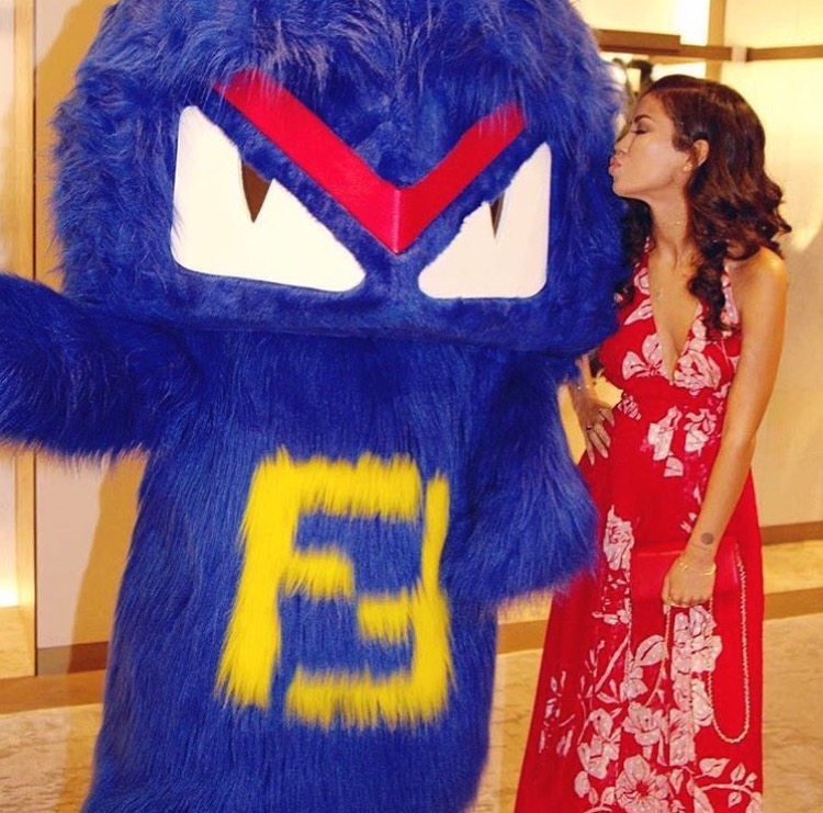 jhene-aikos-fendi-rodeo-drive-flagship-store-opening-fendi-resort-2017-red-floral-printed-halter-dress-4