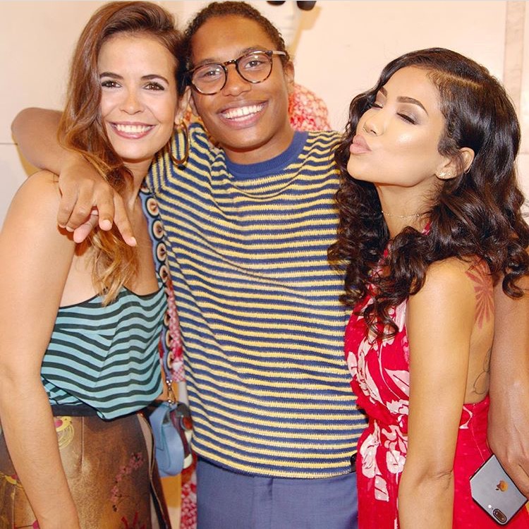 jhene-aikos-fendi-rodeo-drive-flagship-store-opening-fendi-resort-2017-red-floral-printed-halter-dress-5