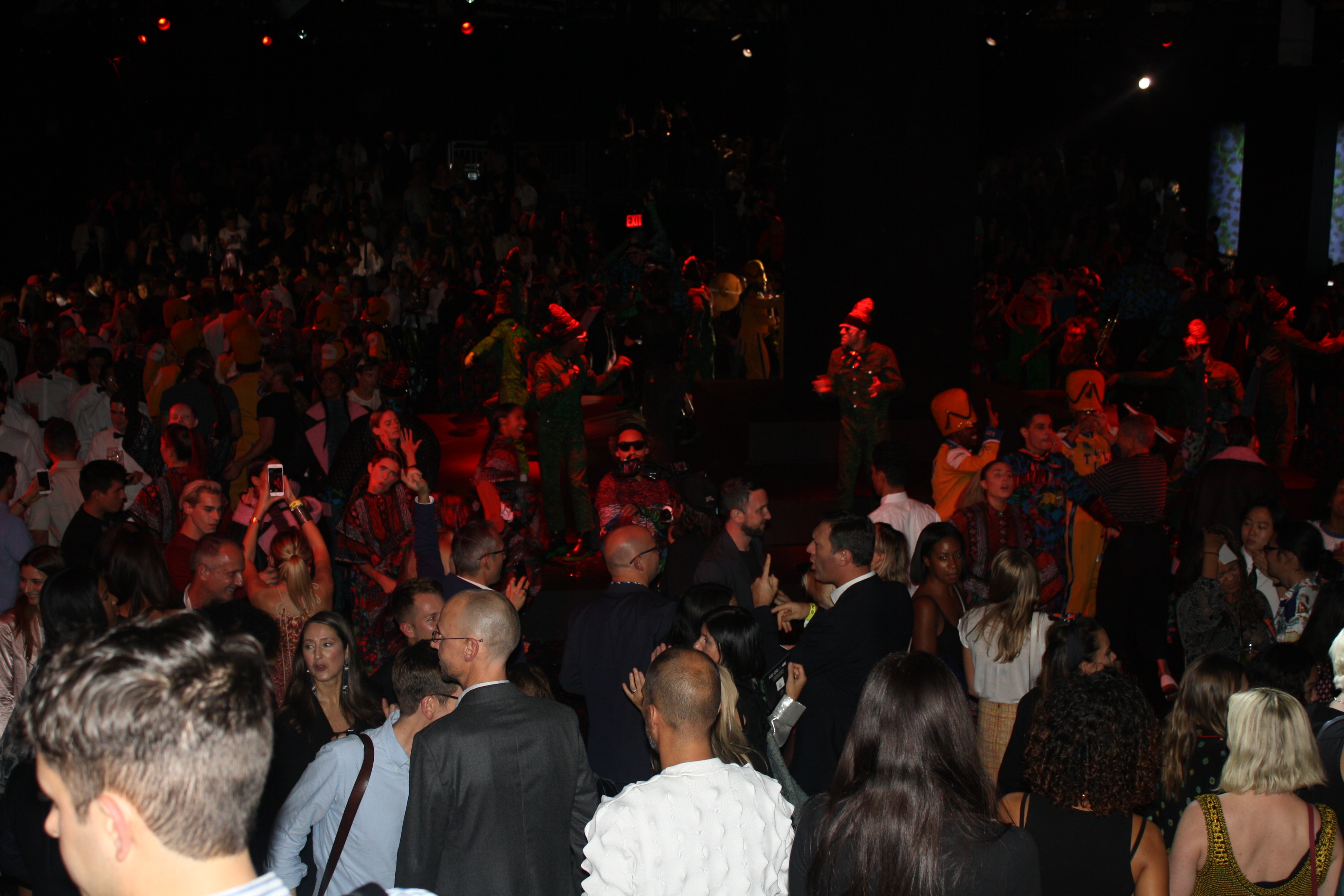 kenzo-x-h-and-m-flash-mob