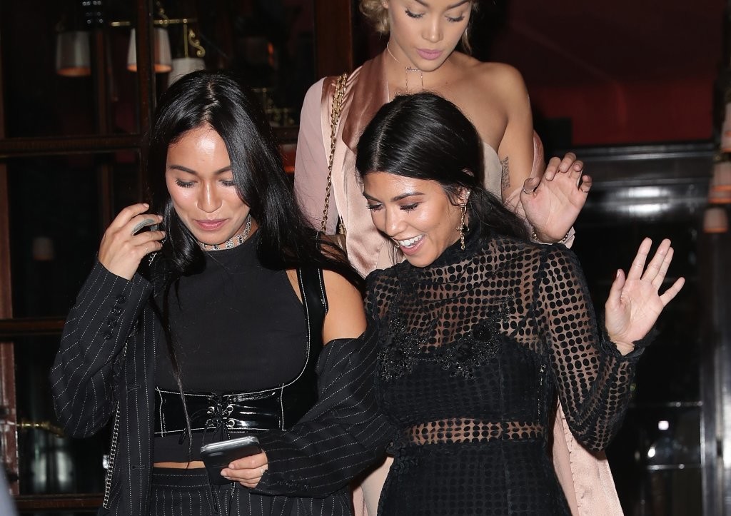Kourtney+Kardashian+Kim+Kourtney+Kardashian-georgine-1