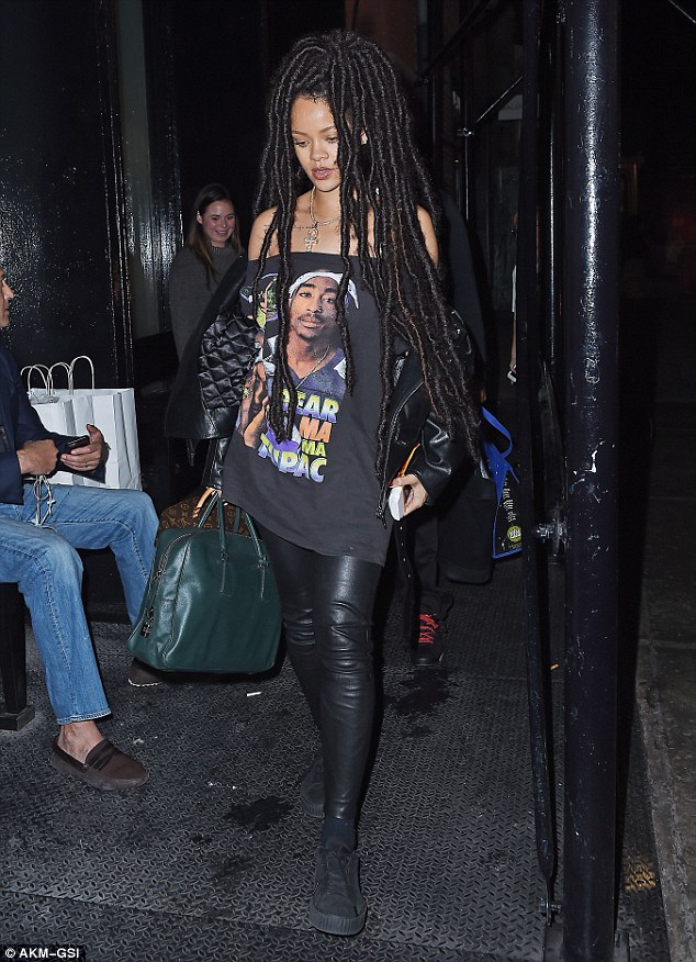 Long-hair-trend-rihanna-faux-locs