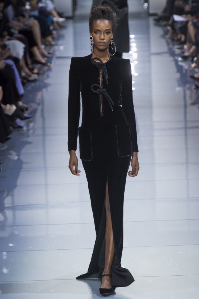 armani-prive-fall-2016-black-velvet-knot-tie-detail-long-sleeve-dress-gown