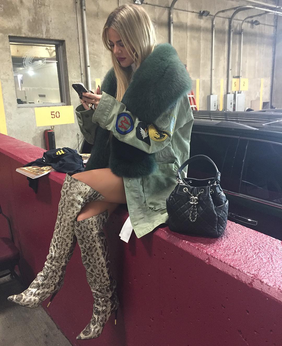 khloe-kardashian-ig-off-white