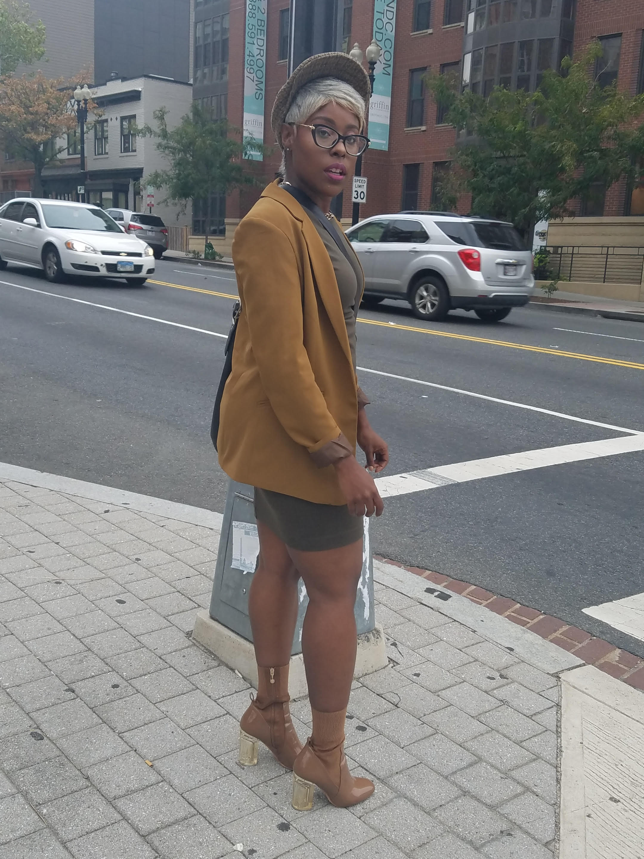 fashion-bombshell-of-the-day-leah-from-dmv-4