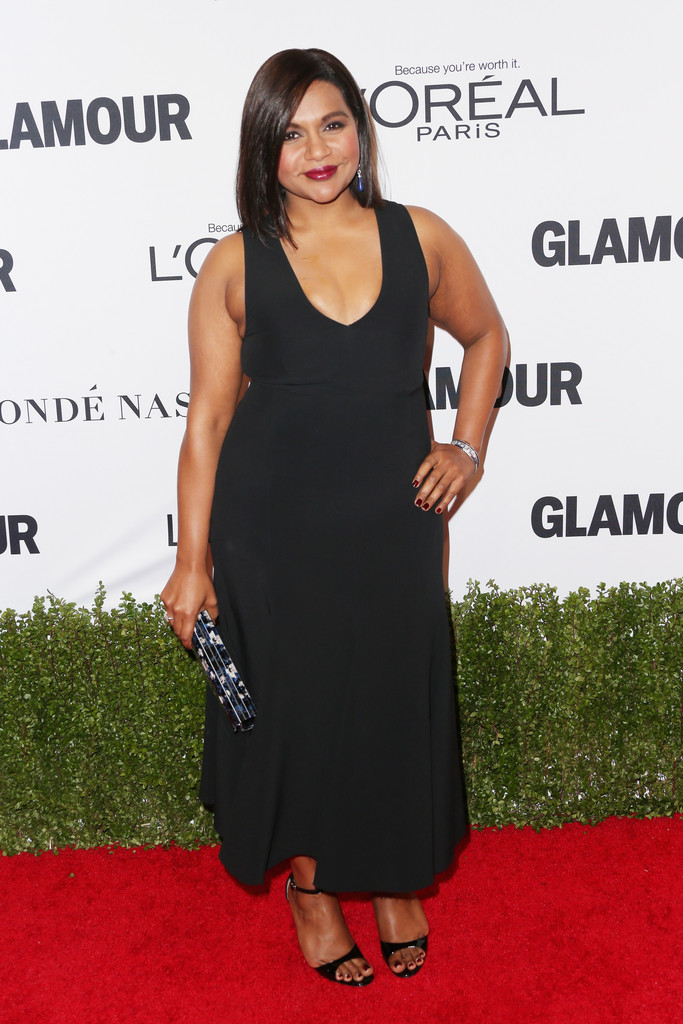 mindykalingglamourwomenyear2016arrivals-alexa-wagner
