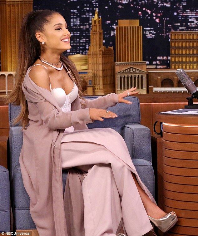 ariana-grande-duster-coat-1
