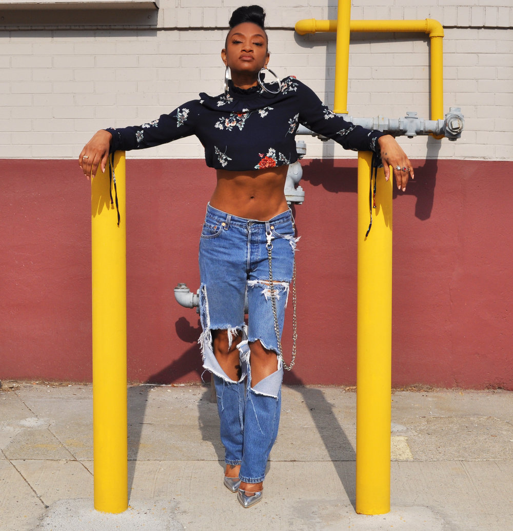 dennaya-famous-bomb-blogger-5