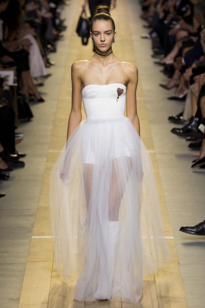 dior-spring-2017-low-cut-bustier-heart-embroidered-detail-tulle-gown