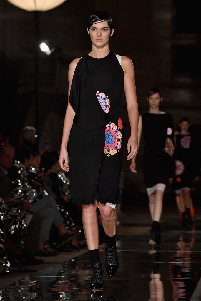 kendalljennergivenchyrunwayparisfashionqp3yquu0cebx