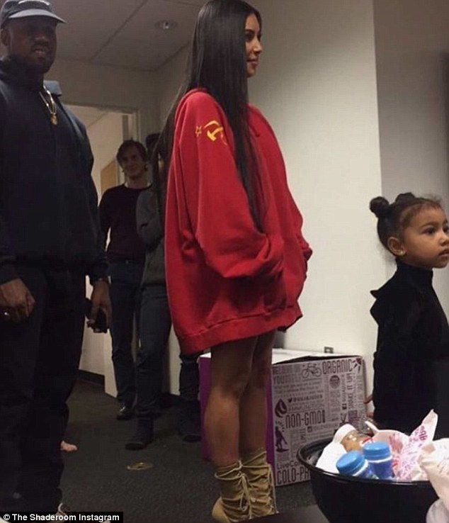 kim-kardashian-la-balllet-vetements-communist-hoodie-1