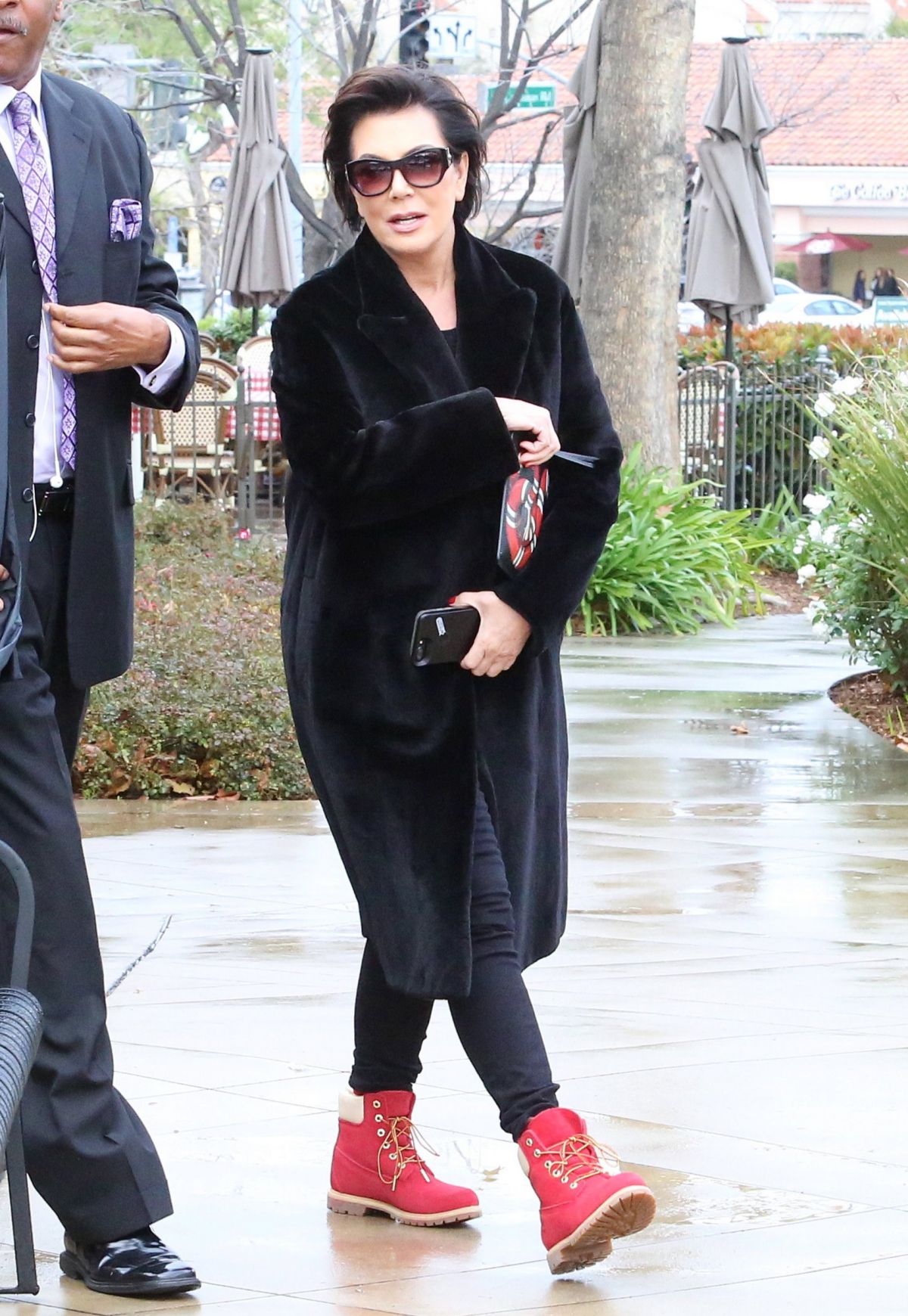 kris-jenner-gucci-sanke-print-leather-pouch-3
