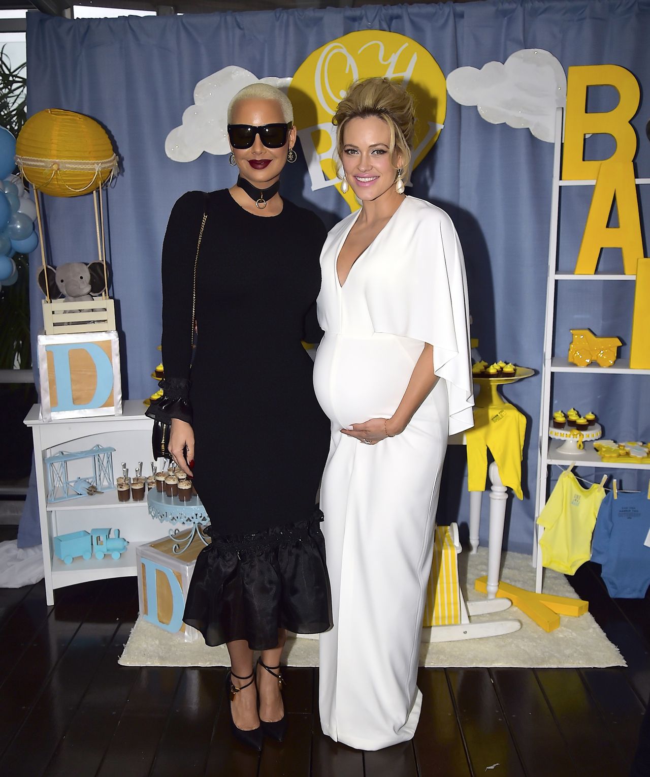 peta-murgatroyd-amber-rose-the-mccarren-hotel-in-brooklyn-ny-december-2016-opening-ceremony