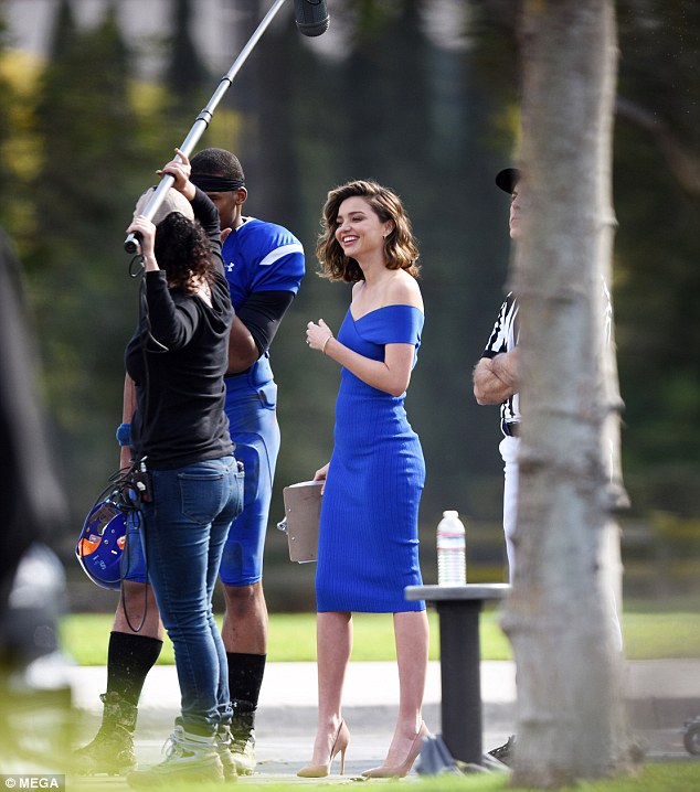 miranda-kerr-commercial-cushnie-et-ochs-3