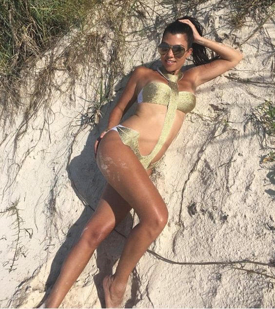 splurge-kourtney-kardashian-bahamas-la-perla-anchor-non-wire-swimsuit-1