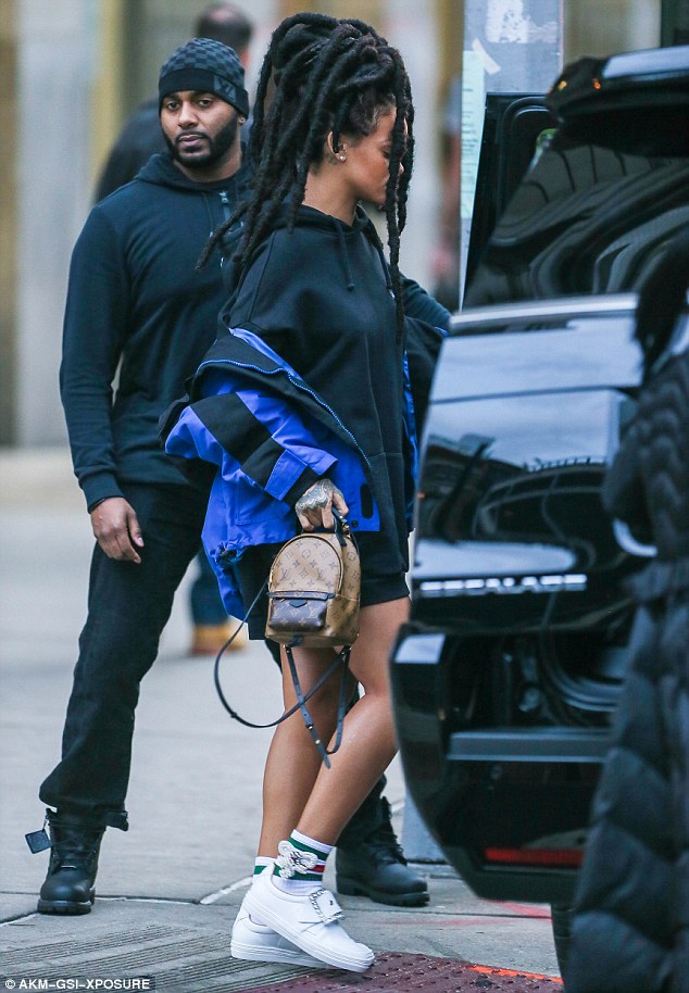 splurge-rihanna-oceans-eight-set-vetements-hoodie-maison-margiela-embellished-buckle-sneakers-1
