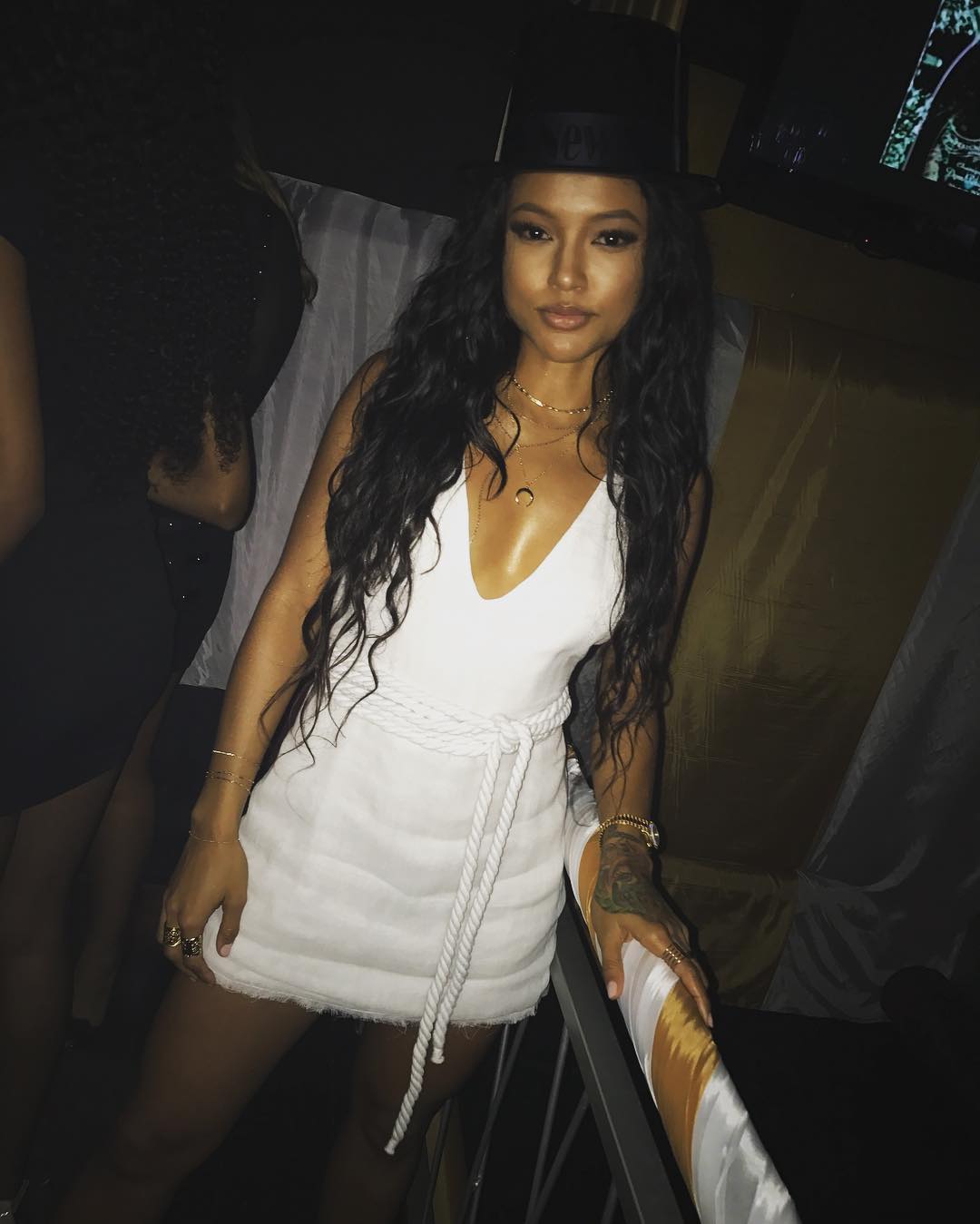 karrueche-instagram-nye-are-you-am-i