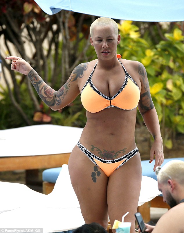amber-rose-honolulu-seafolly-crochet-trim-bralette-bikini-top-and-bottom