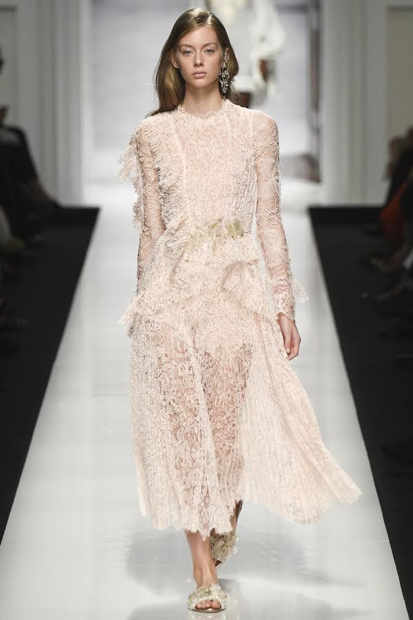 rita-ora-ermanno-scervino-ss-17-lace-dress-6