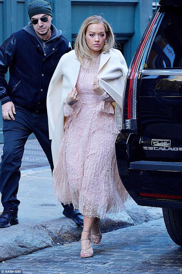 rita-ora-ermanno-scervino-ss-17-lace-dress