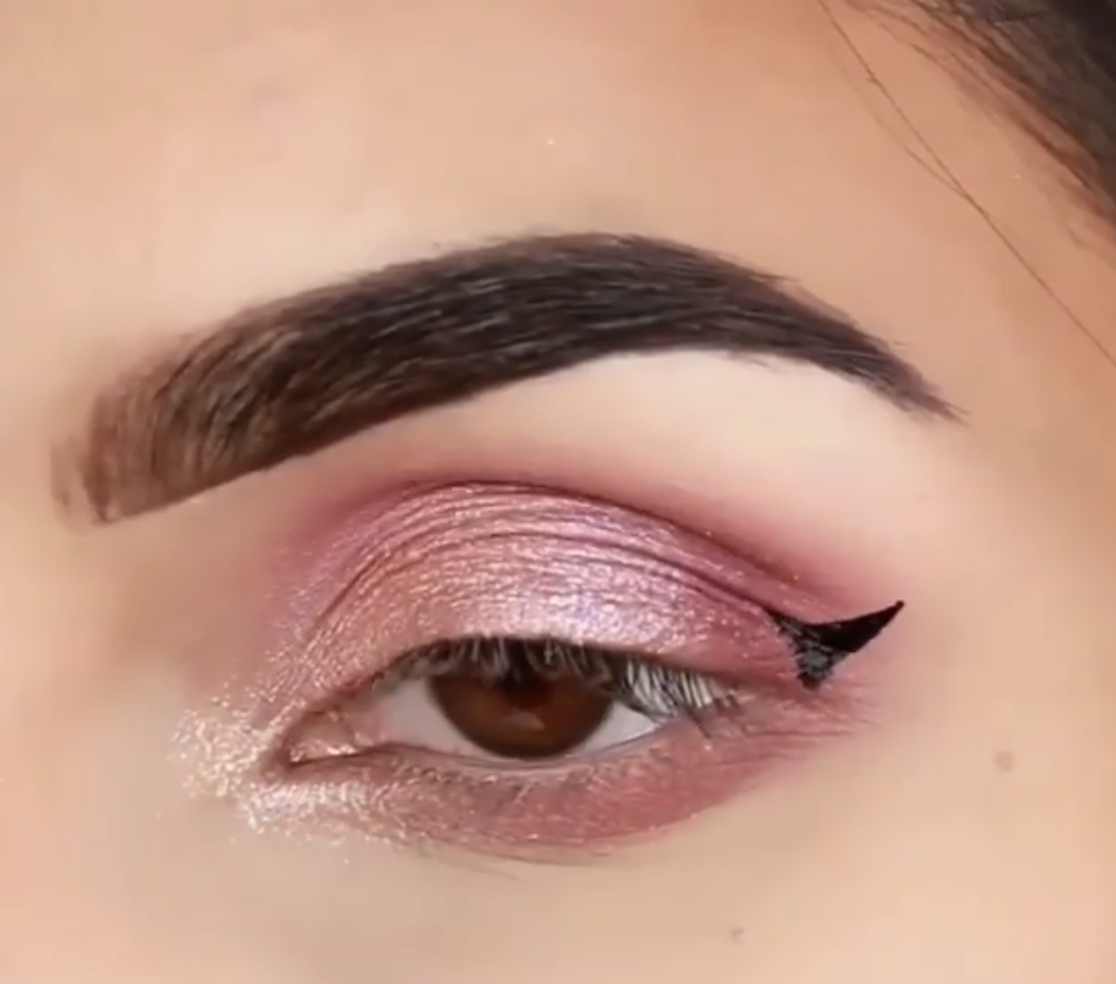 Beauty-Bomb-Product-Of-The-Day-The-Quick-Flick-3