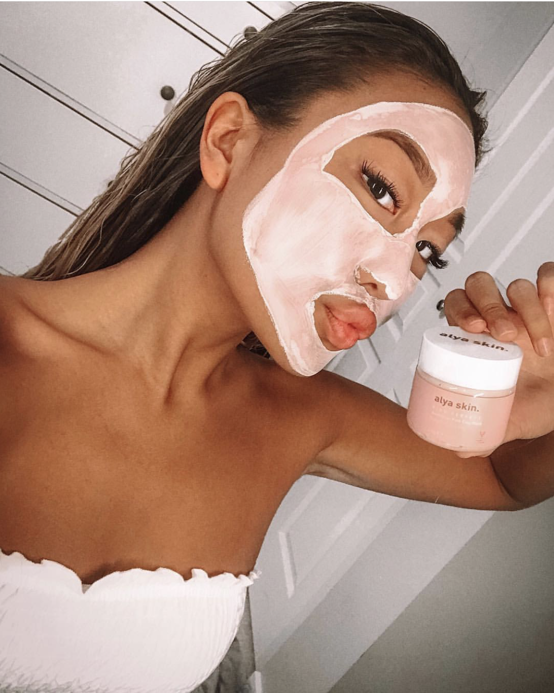 Beauty_Bomb_Product_Of_The_Day_Alya_Skin