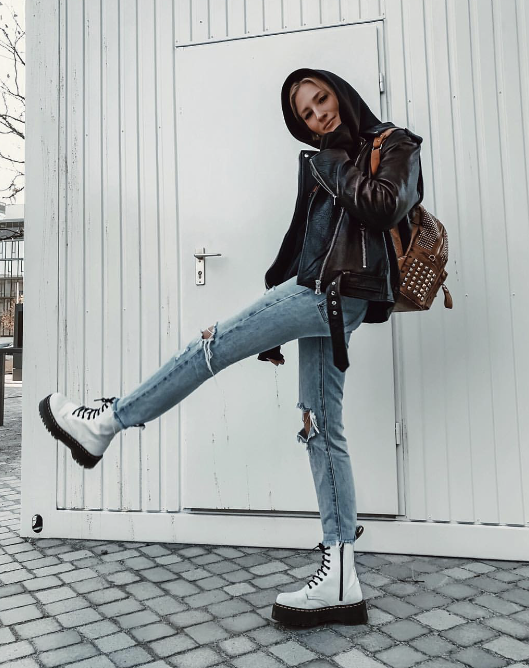 5-Looks-in-5-Minutes-Leather-21