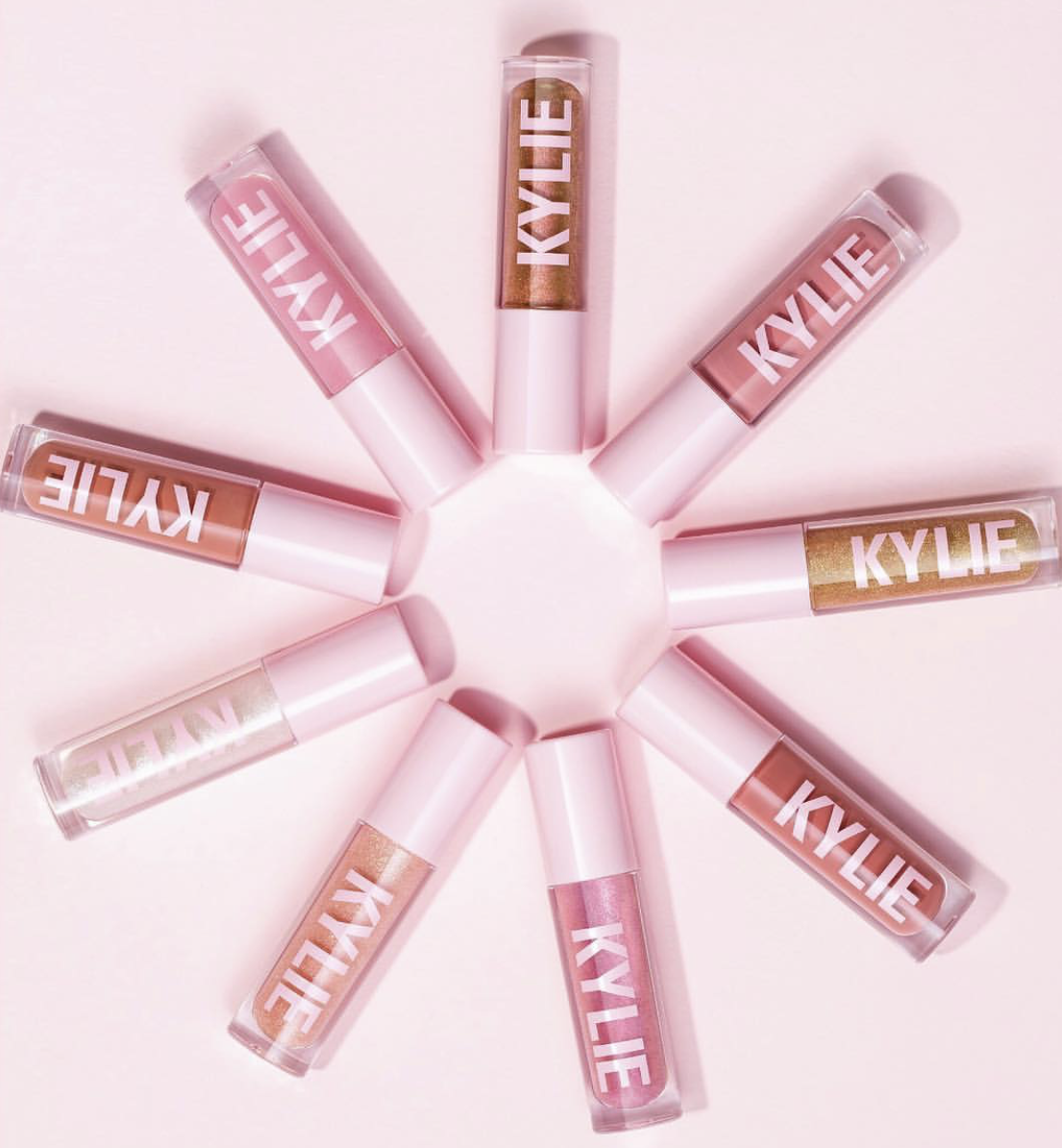 Beauty-Bomb-Trend-Is-Lip-Gloss -Making-a-Comeback-10